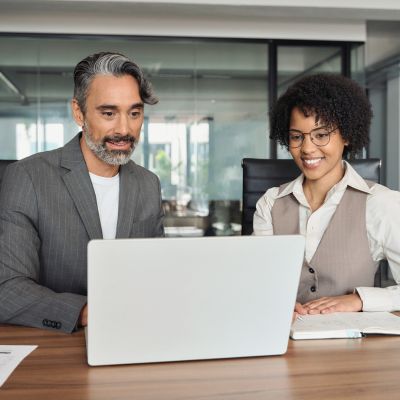 funds management advisor with laptop